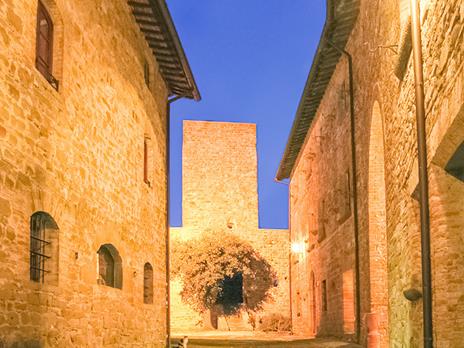 SMARTBOX - 1 notte al Castello di Petroia con romantica parentesi per 2 - Cofanetto regalo - 10