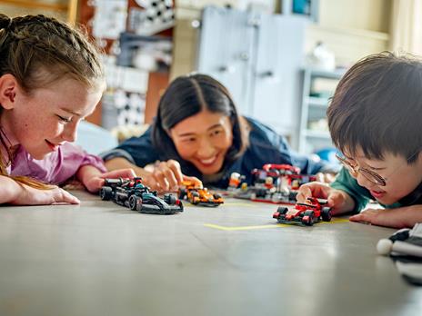 LEGO City (60443). Pit Stop e Meccanici con Monoposto Ferrari F1 - Officina - 6