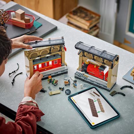 LEGO Harry Potter (76450). Book Nook: Espresso per Hogwarts - 6