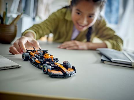 LEGO Speed Champions (77251). Auto da corsa McLaren F1 Team MCL38 - 6