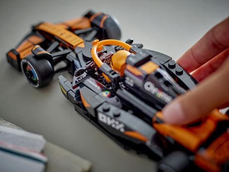 LEGO Speed Champions (77251). Auto da corsa McLaren F1 Team MCL38 - 8